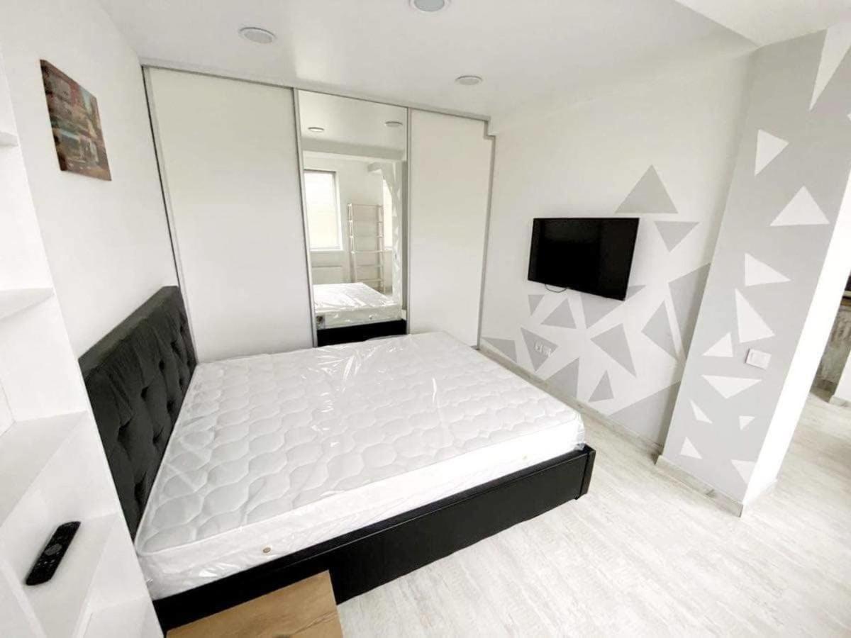 Fantastic Central Apartment Chisinau Exterior photo